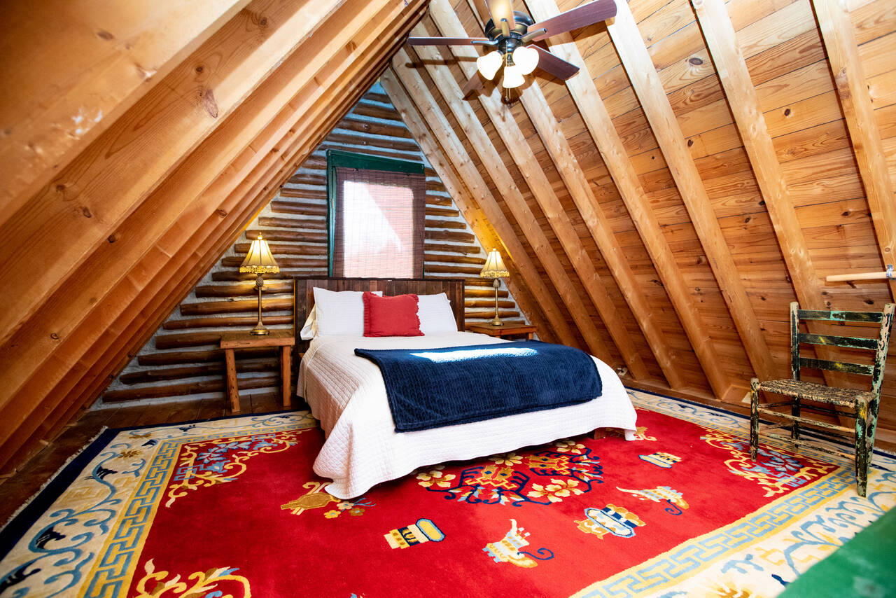 Loft Bedroom - Queen Bed